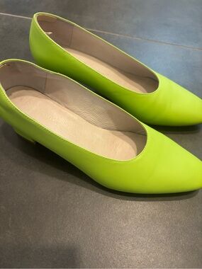 Intentionally Blank Green Pumps - Sz 8